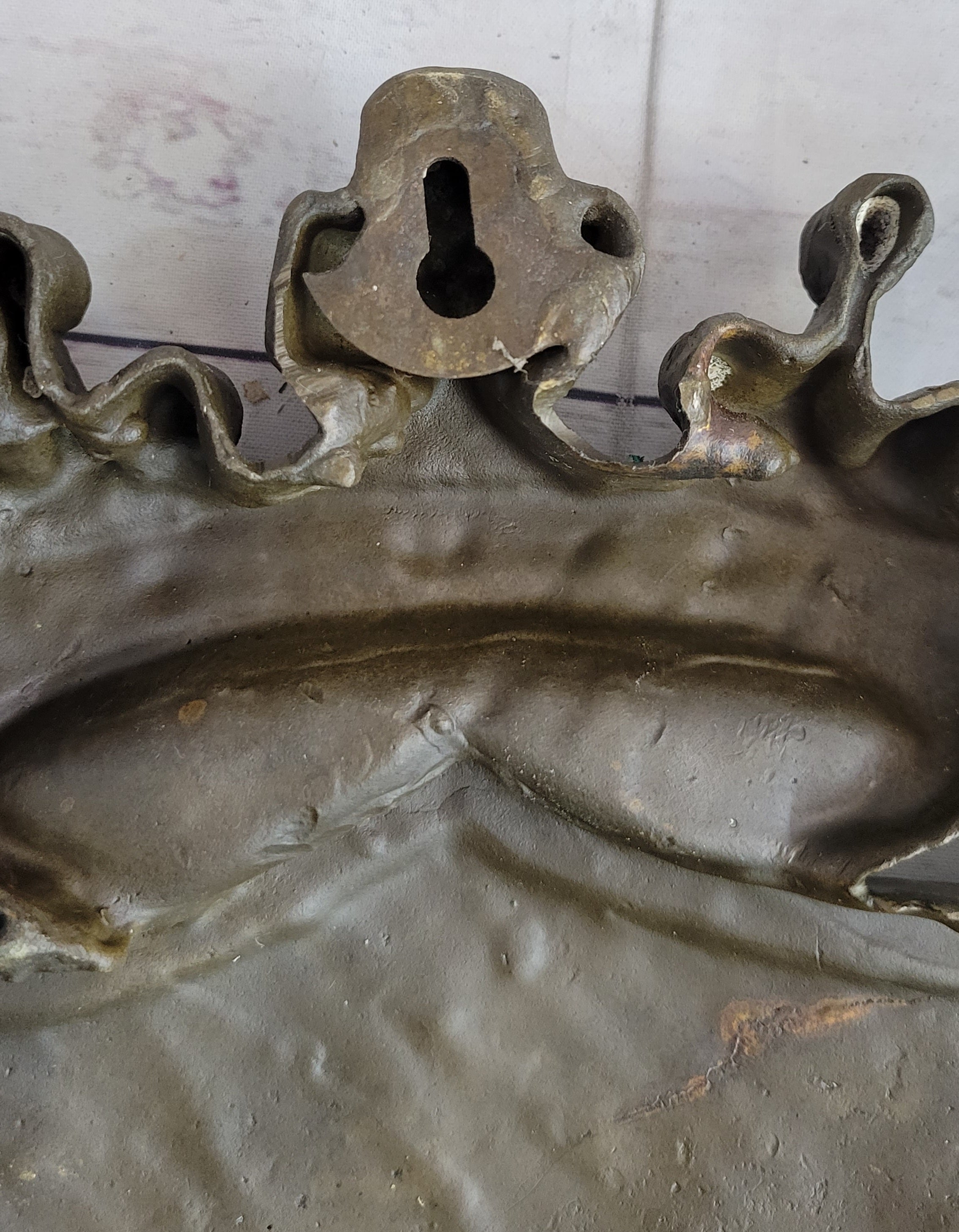 Coat of Arms Family Crest Lions Crown Bronze Wall Sculpture 13" x 16"