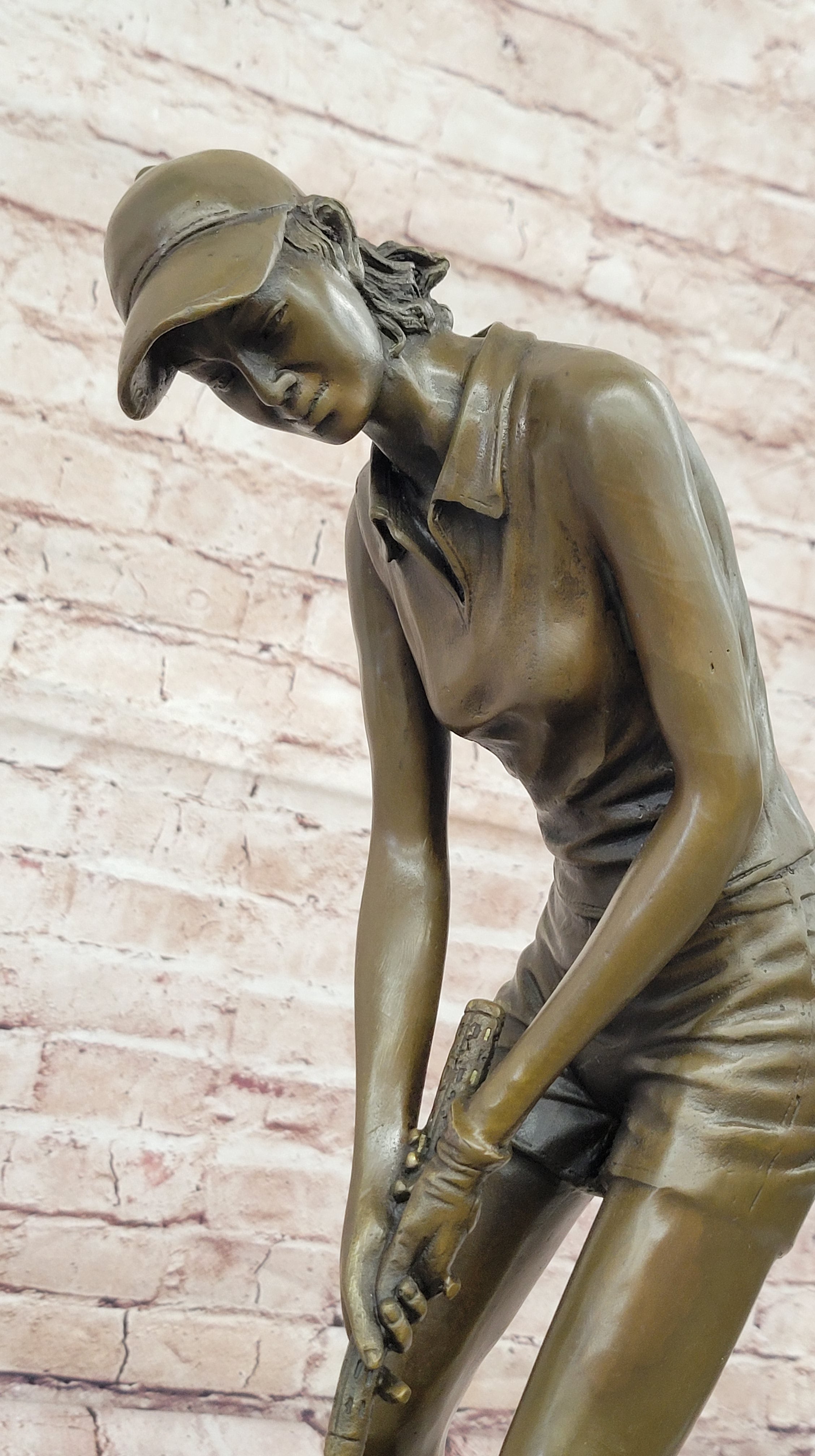 Bronze Female Golfer Sculpture – Lady Putting on Marble Base