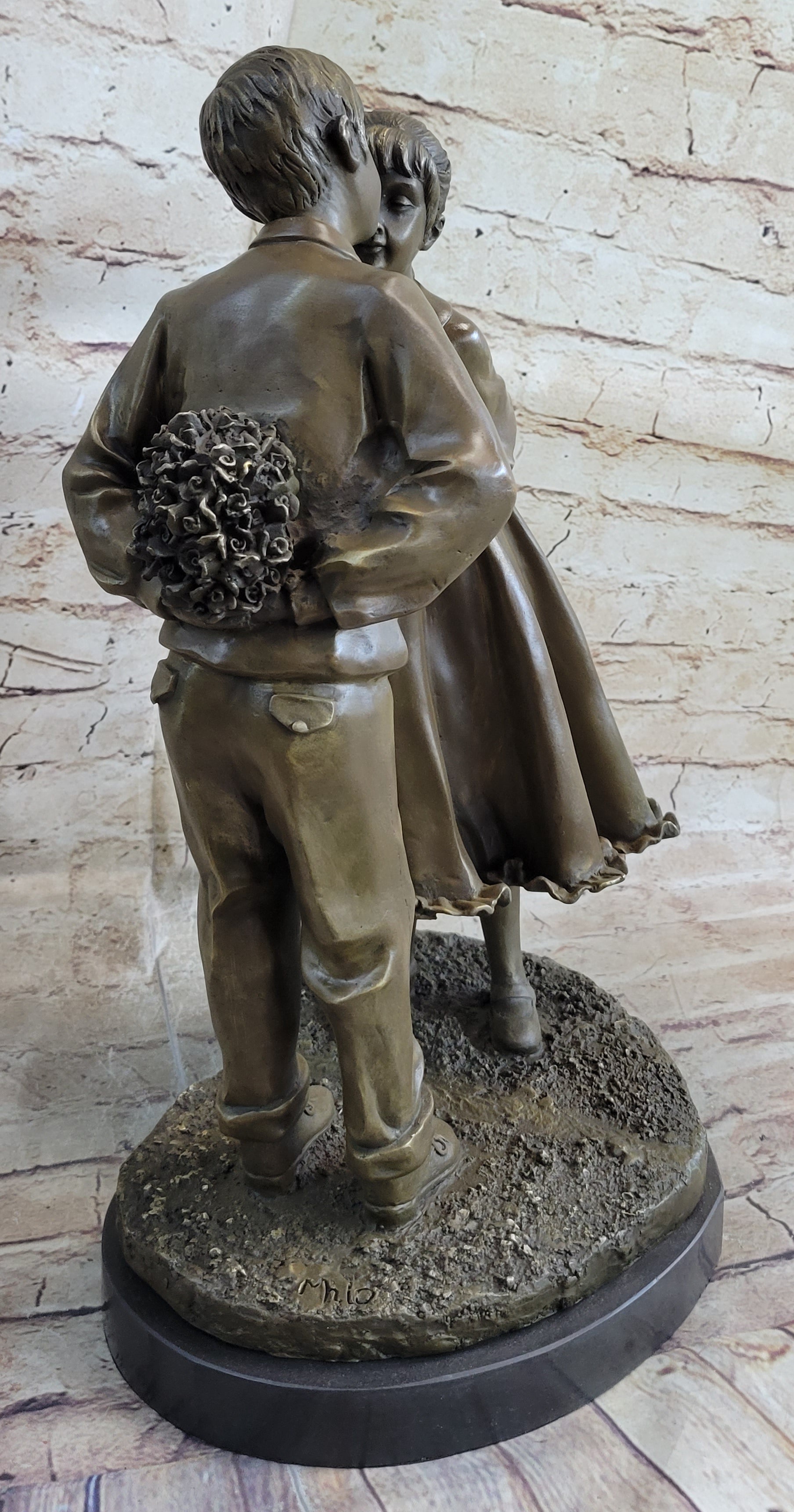Young Romance Couple First Kiss Anniversary Wedding Bronze