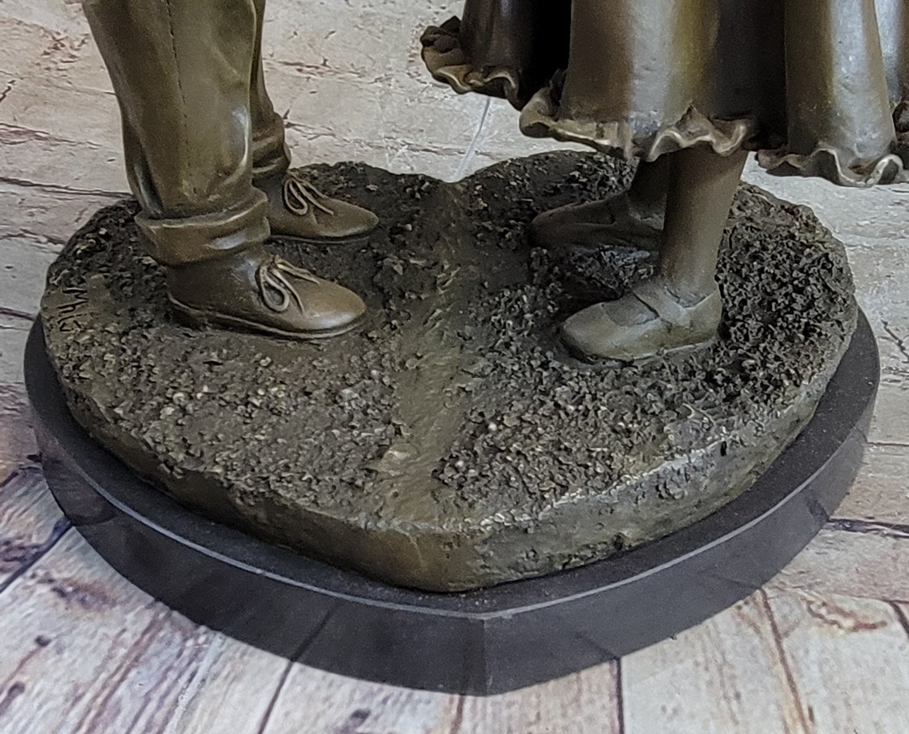 Young Romance Couple First Kiss Anniversary Wedding Bronze