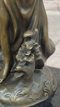 Mother and Child Bronze Sculpture – Family Moment