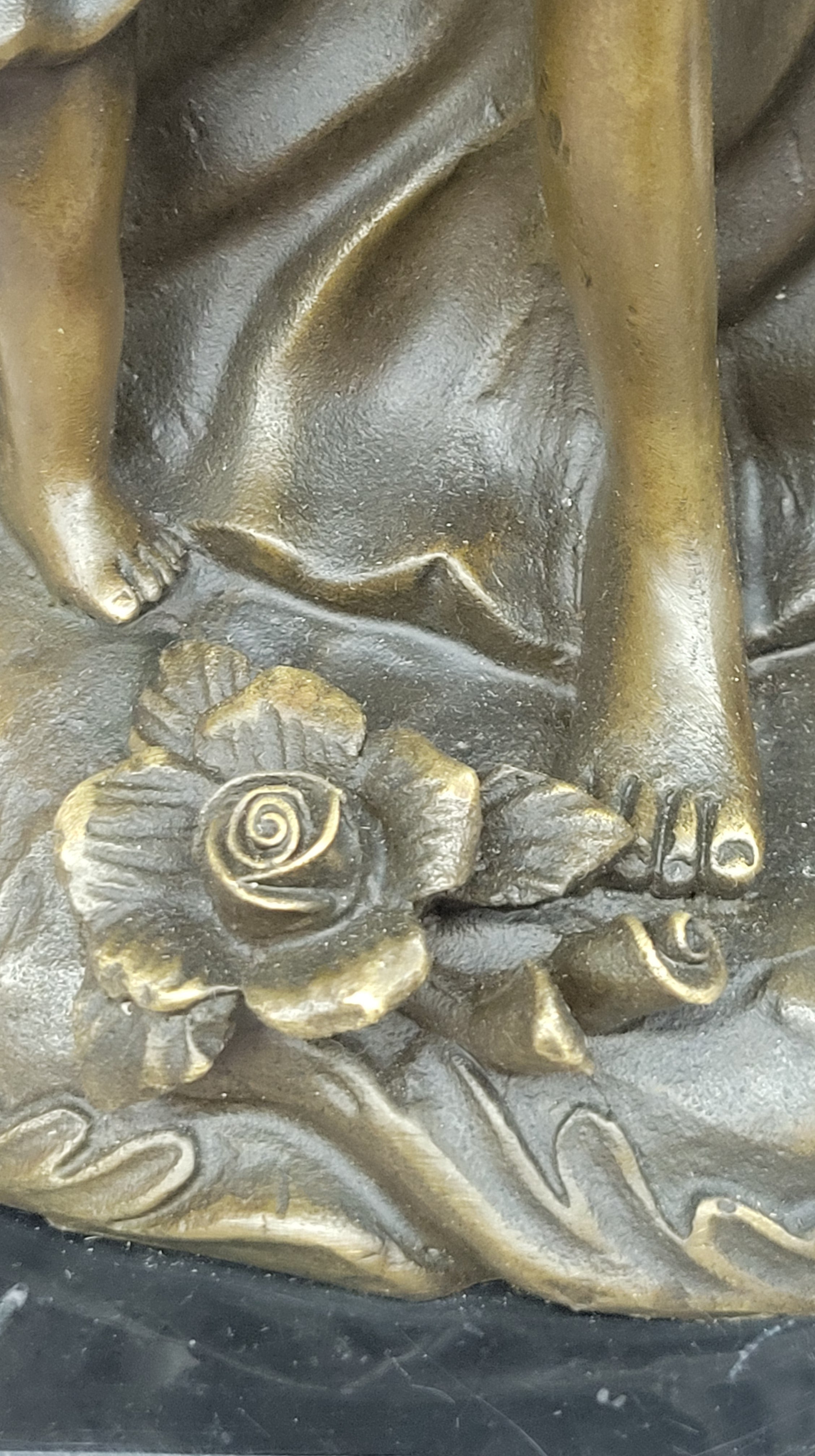 Mother and Child Bronze Sculpture – Family Moment