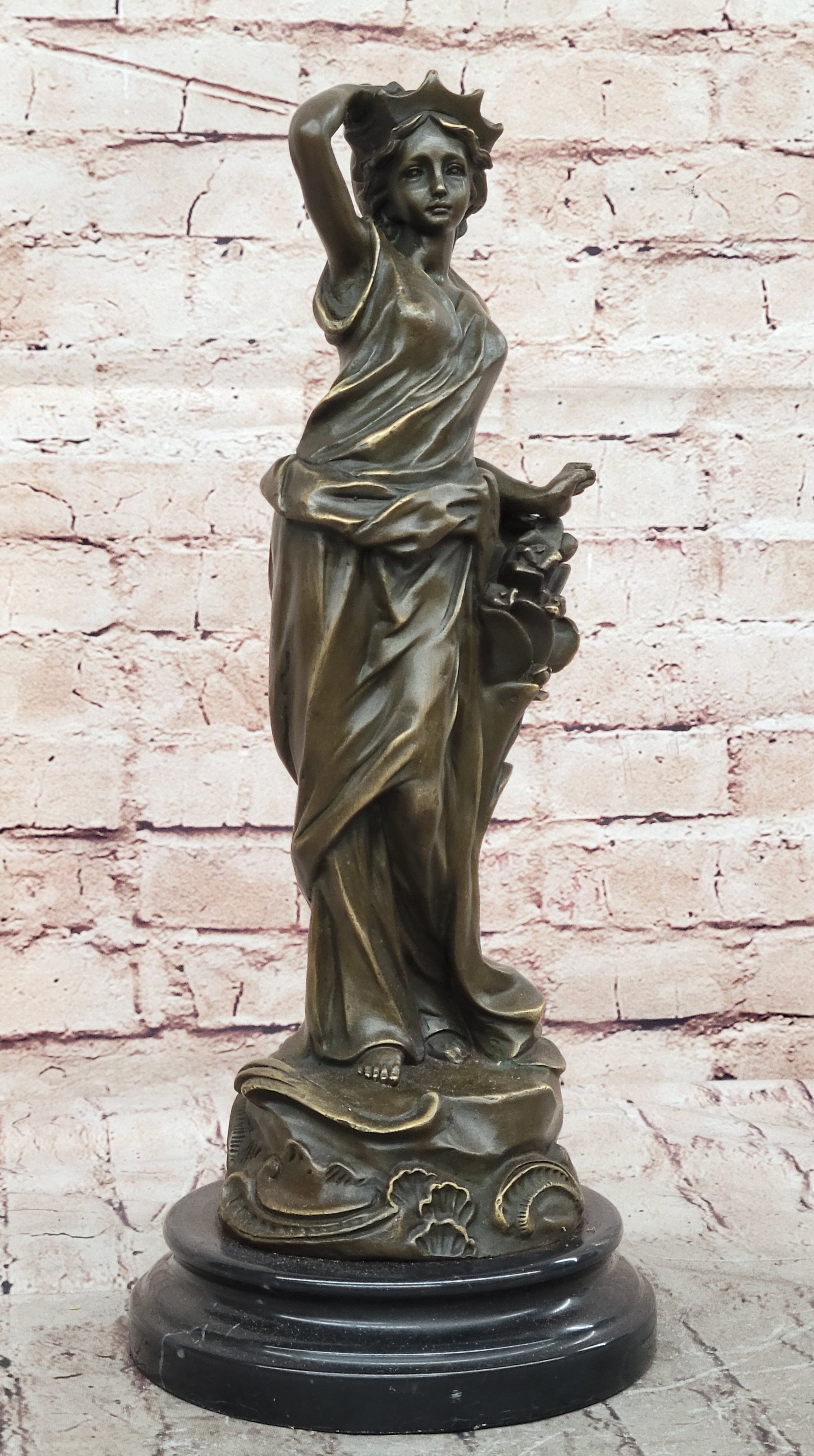Venus Aphrodite Female Figure Bronze Sculpture