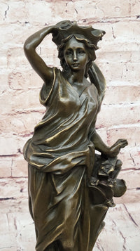 Venus Aphrodite Female Figure Bronze Sculpture