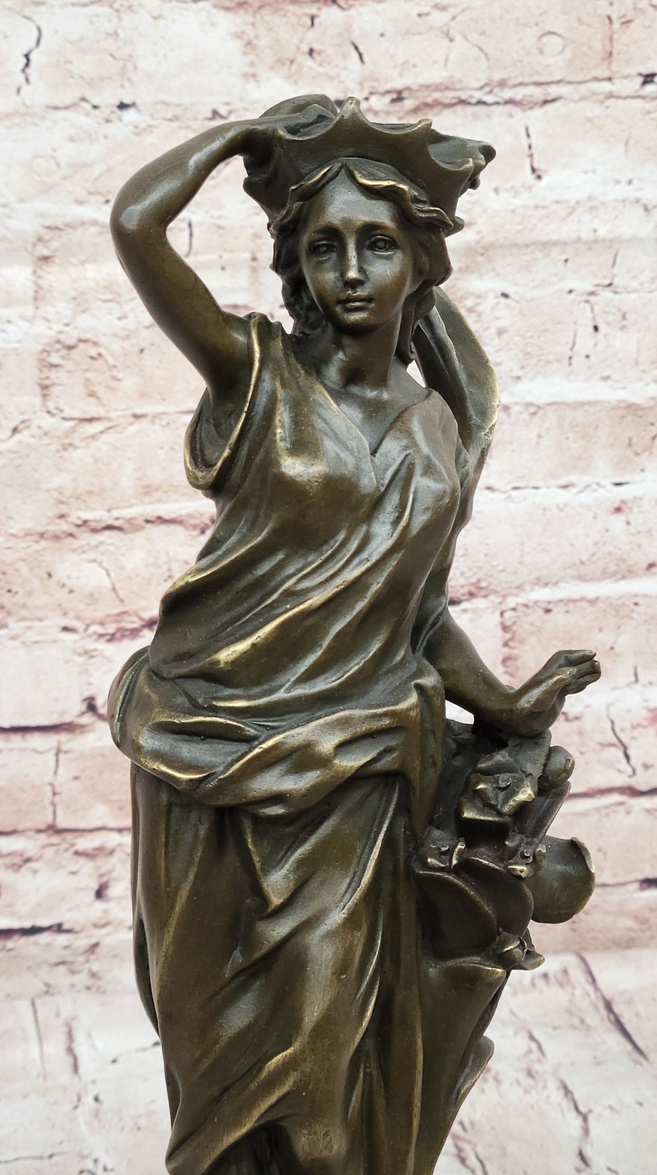 Venus Aphrodite Female Figure Bronze Sculpture